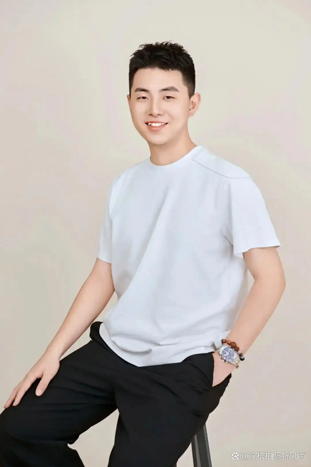 100种姿势摆拍双人_情侣拍照姿势_高甜情侣照片技巧