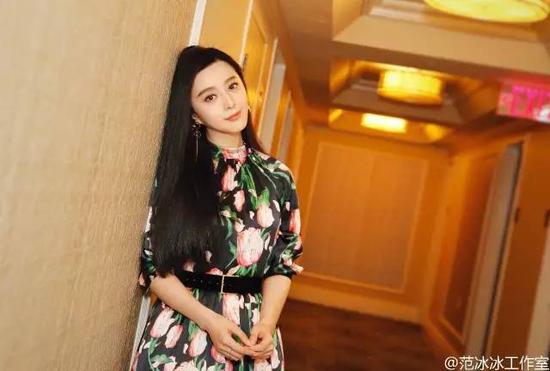 女明星宾馆_范冰冰Angelababy走廊造型_女明星酒店走廊拍照攻略