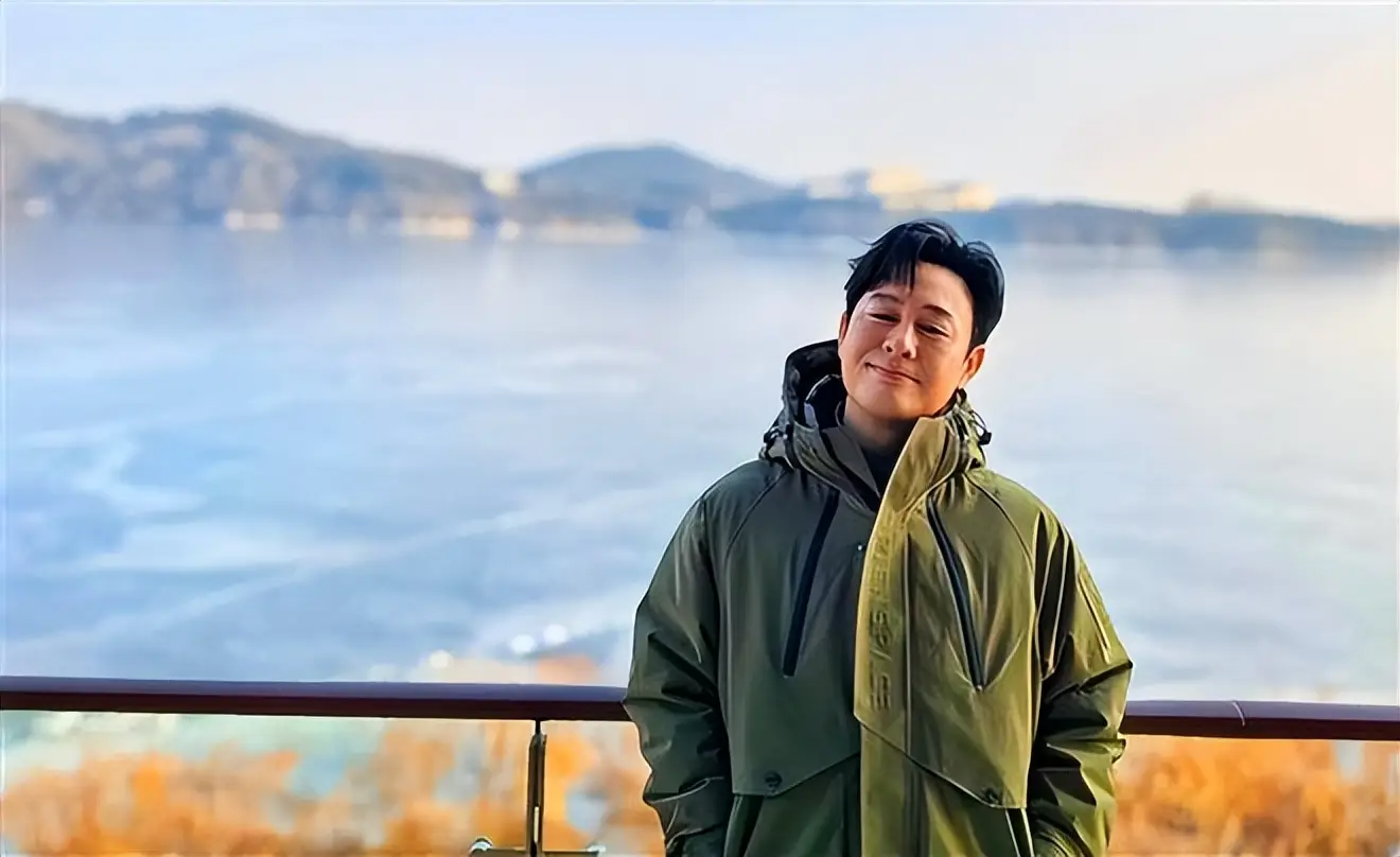 张颂文税务问题_为什么每位明星都有黑料,_张颂文假慈善事件
